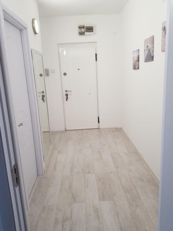 Apartament Flo คอนสตันซา ภายนอก รูปภาพ